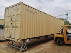 Container 40' high cube su cavallotti