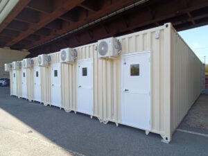 container 40' high cube affiancati 